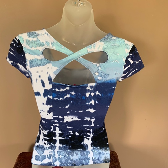 Cute Tri Colored Top - Picture 4 of 6